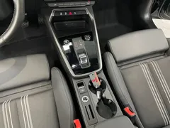 2022 Audi A3L Limousine 35 TFSI Fashion Sport, зелёный — фото 11