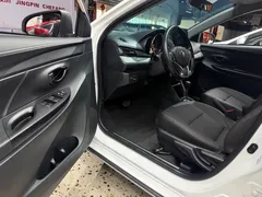 2022 Toyota Yaris L Zhixuan X 1.5L CVT PLUS, белый — фото 13