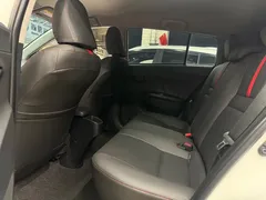 2022 Toyota Yaris L Zhixuan X 1.5L CVT PLUS, белый — фото 26