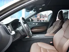 2021 Volvo XC60 4WD Zhiyi Luxury — фото 4