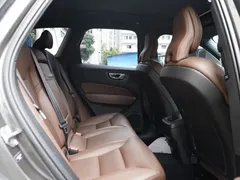 2021 Volvo XC60 4WD Zhiyi Luxury — фото 6