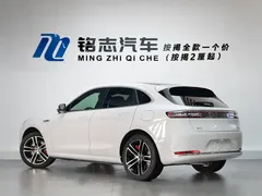 2025 Aito M5 Ultra 4WD, белый — фото 5