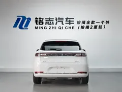 2025 Aito M5 Ultra 4WD, белый — фото 8