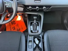 2023 Honda Vezel 1.5L CVT, белый — фото 13