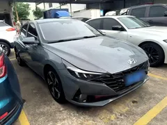 2022 Hyundai Elantra 1.5L CVT LUX Premium — фото 4