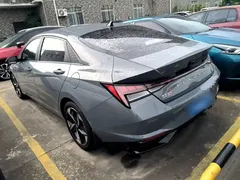 2022 Hyundai Elantra 1.5L CVT LUX Premium — фото 5