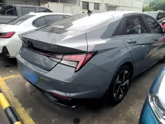 2022 Hyundai Elantra 1.5L CVT LUX Premium — фото 7