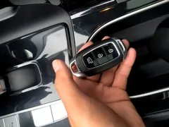 2022 Hyundai Elantra 1.5L CVT LUX Premium — фото 9