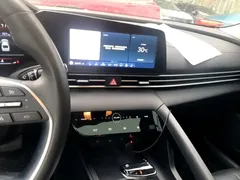 2022 Hyundai Elantra 1.5L CVT LUX Premium — фото 13