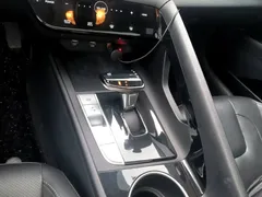 2022 Hyundai Elantra 1.5L CVT LUX Premium — фото 14
