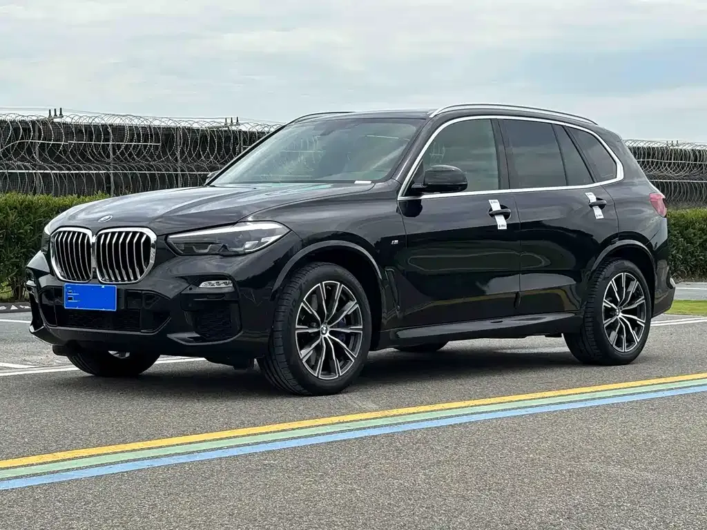 2022 BMW X5 xDrive40i M
