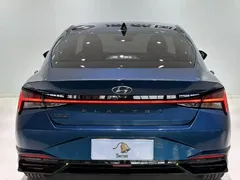 2022 Hyundai Elantra 1.5L CVT LUX Premium, синий — фото 5