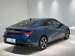 2022 Hyundai Elantra 1.5L CVT LUX Premium, синий — фото 6