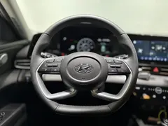 2022 Hyundai Elantra 1.5L CVT LUX Premium, синий — фото 13