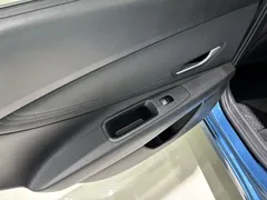2022 Hyundai Elantra 1.5L CVT LUX Premium, синий — фото 17