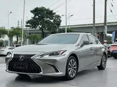 2021 Lexus ES 300h — фото 1