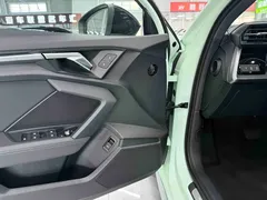 2022 Audi A3 Sportback 35 TFSI, зелёный — фото 9