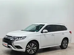 2021 Mitsubishi Outlander 2.4L 4WD Enjoy 7, белый — фото 1