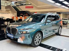 2023 BMW X7 xDrive40i Leading Luxury Package — фото 1