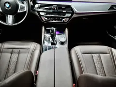 2021 BMW 5 Series 530Li M, белый — фото 10