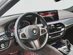 2021 BMW 5 Series 530Li M, белый — фото 18