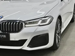 2021 BMW 5 Series 530Li M, белый — фото 28