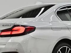 2021 BMW 5 Series 530Li M, белый — фото 35