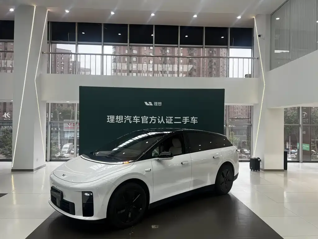 2025 Li Auto i6 4WD Standard