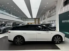 2025 Li Auto i6 4WD Standard, белый — фото 6