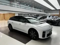 2025 Li Auto i6 4WD Standard, белый — фото 22