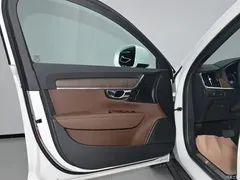 2021 Volvo V90 Cross Country B5 AWD Zhiyuan, белый — фото 5