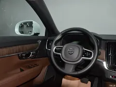 2021 Volvo V90 Cross Country B5 AWD Zhiyuan, белый — фото 13