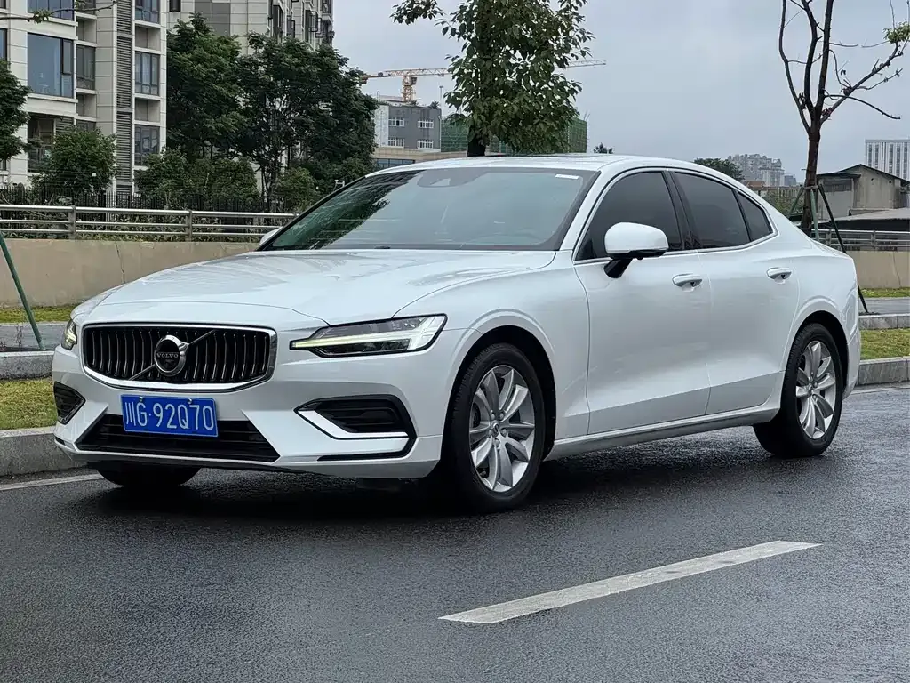 2020 Volvo S60 T3 Luxury
