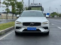 2020 Volvo S60 T3 Luxury, белый — фото 2