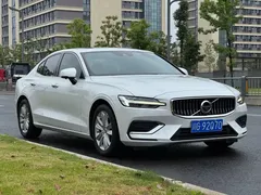 2020 Volvo S60 T3 Luxury, белый — фото 3