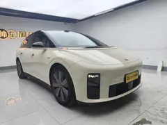 2025 Li Auto i6 4WD Standard — фото 2