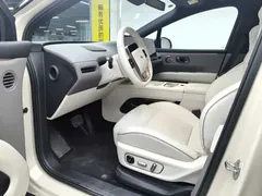 2025 Li Auto i6 4WD Standard — фото 6