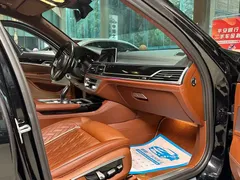 2021 BMW 7 Series 740Li xDrive Executive M Sport Package, чёрный — фото 9