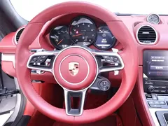2022 Porsche 718 Boxster 2.0T — фото 16