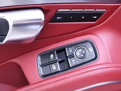 2022 Porsche 718 Boxster 2.0T — фото 17