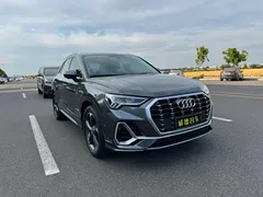 2022 Audi Q3 35 TFSI — фото 2