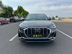 2022 Audi Q3 35 TFSI — фото 3
