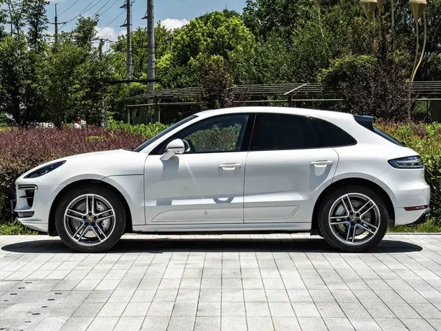 2020 Porsche Macan Turbo 2.9T