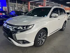 2021 Mitsubishi Outlander 2.4L 4WD Enjoy 7, белый — фото 1