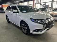2021 Mitsubishi Outlander 2.4L 4WD Enjoy 7, белый — фото 3