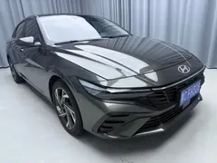 2023 Hyundai Elantra 1.5L CVT LUX Premium — фото 3