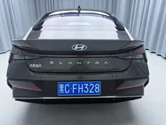 2023 Hyundai Elantra 1.5L CVT LUX Premium — фото 5