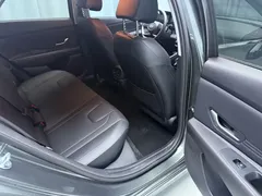 2023 Hyundai Elantra 1.5L CVT LUX Premium — фото 9