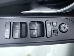 2023 Hyundai Elantra 1.5L CVT LUX Premium — фото 10