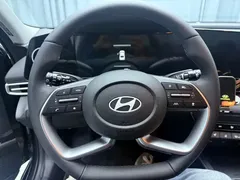 2023 Hyundai Elantra 1.5L CVT LUX Premium — фото 12